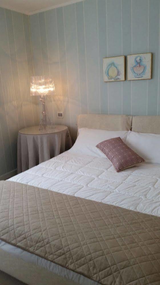 Hotel Eden ซิสเตียนา ภายนอก รูปภาพ